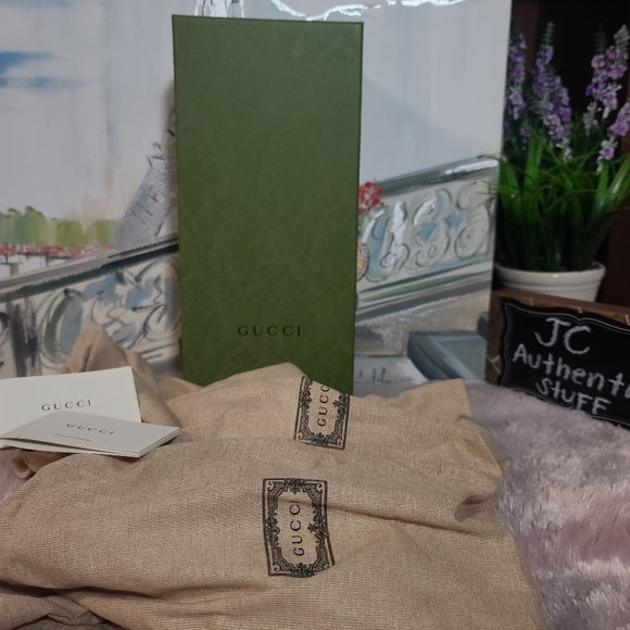 GUCCI Pursuit interlocking GG Logo Slide Sandals, white/red. Brand new in box - Picture 8 of 12